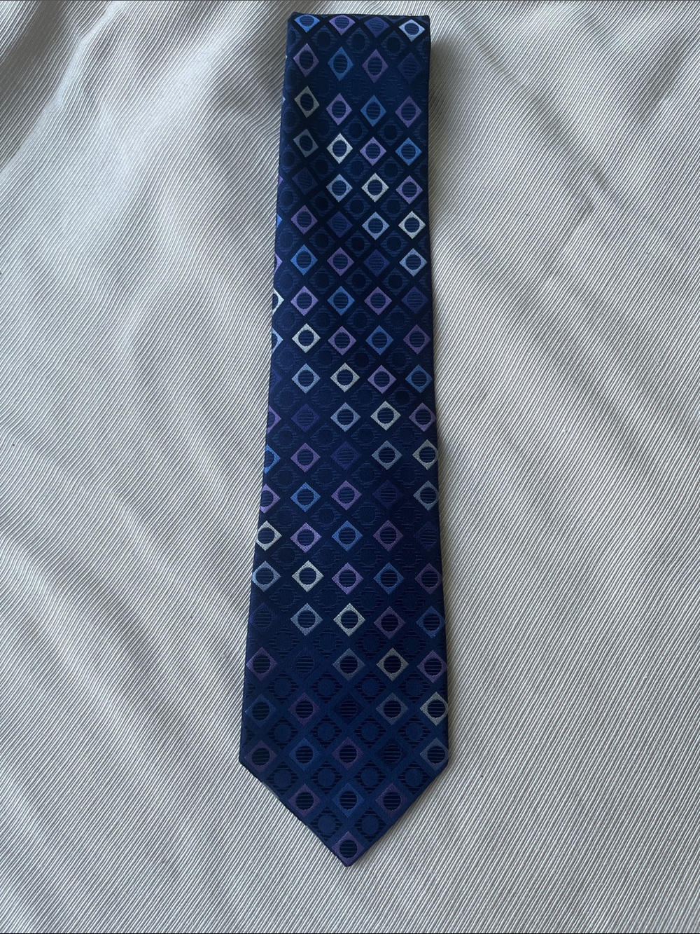 Michael Kors Classic Navy Geometric Silk Tie 3.5” by 58”